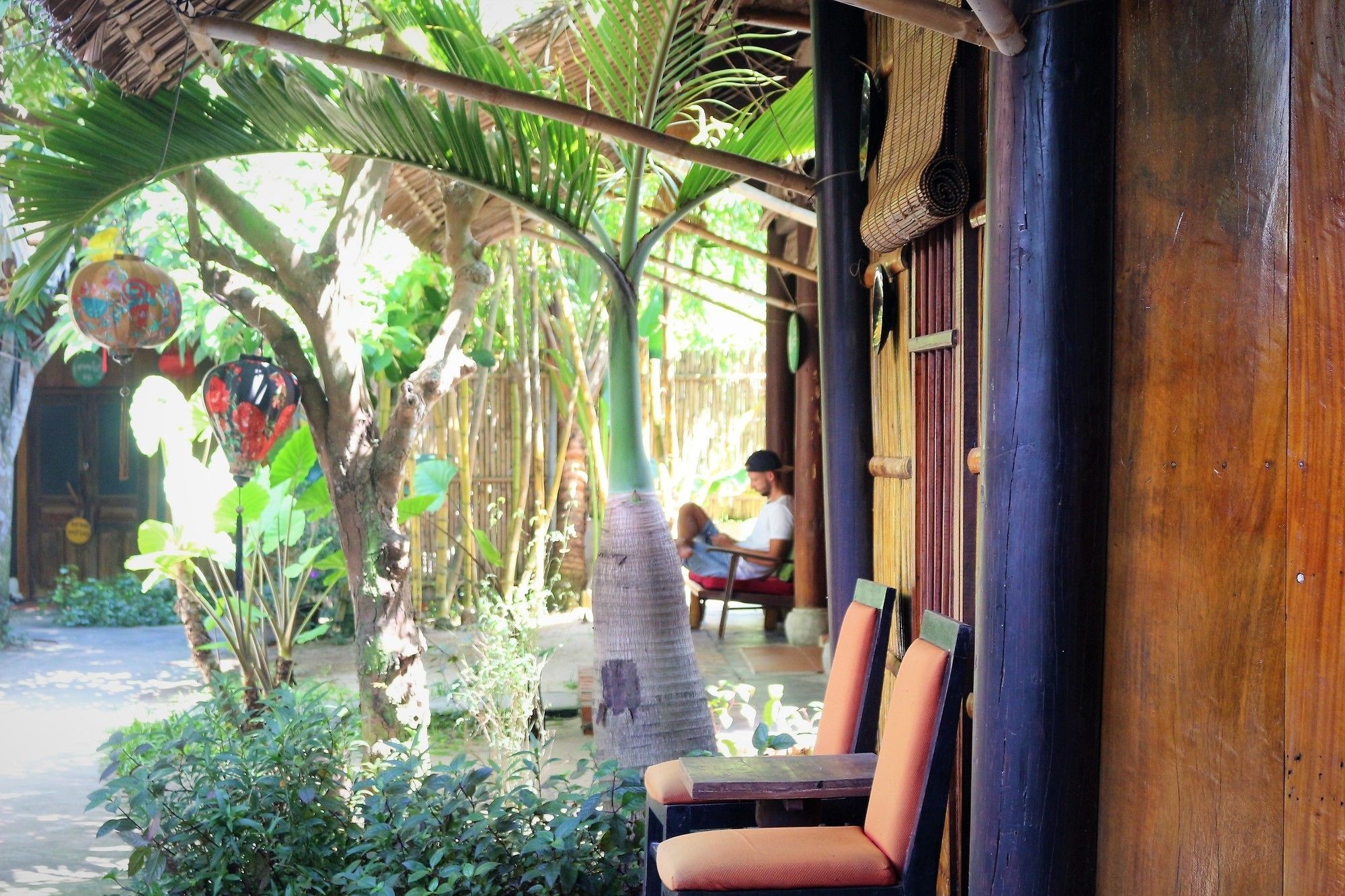 Hotel Under The Coconut Tree Hoi An Esterno foto