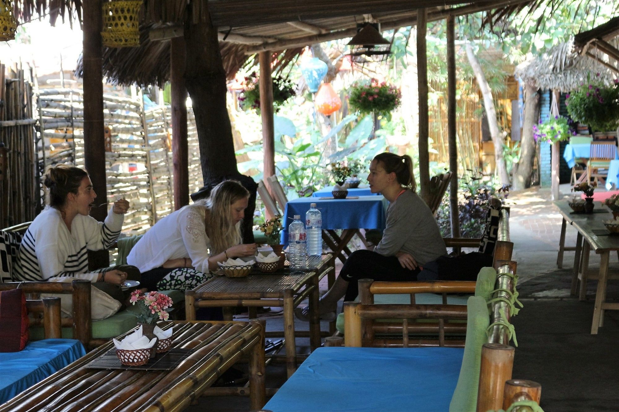 Hotel Under The Coconut Tree Hoi An Esterno foto
